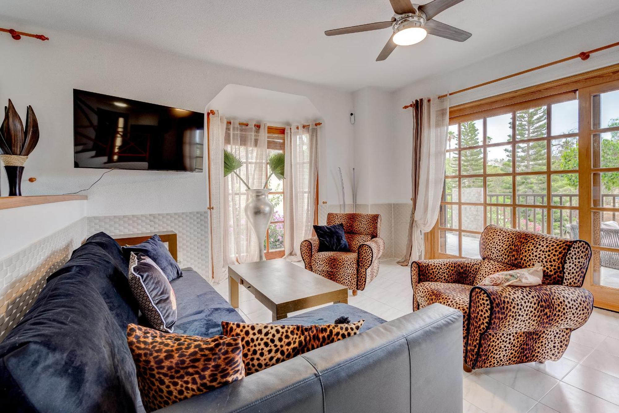 Villa Natali ,luxury 3-levels Large On Tenerife, Ocean View, Private Poo L& Barbecue Area Costa Adeje (Tenerife)