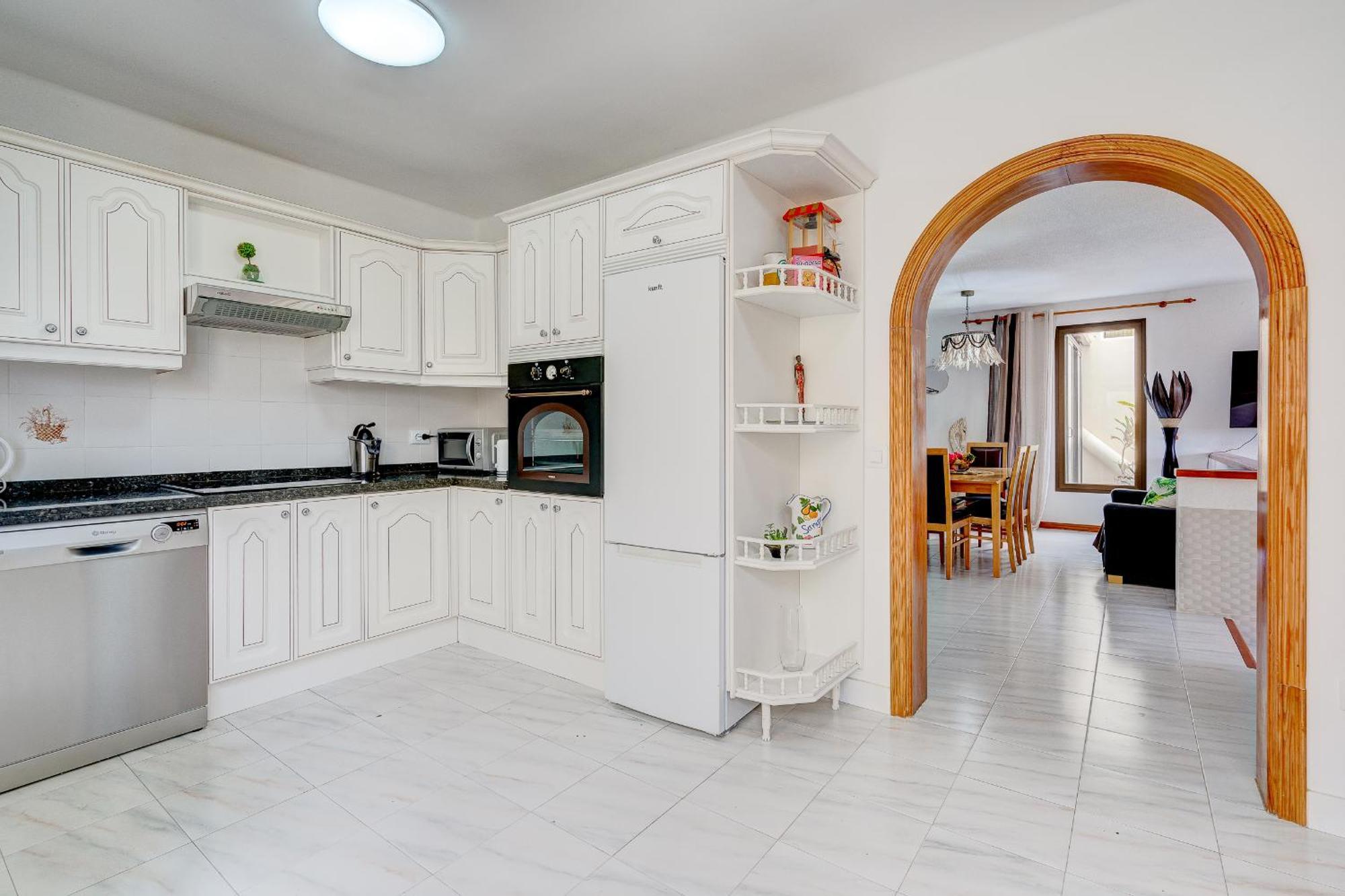 Natali ,luxury 3-levels Large On Tenerife, Ocean View, Private Poo L& Barbecue Area Costa Adeje (Tenerife)