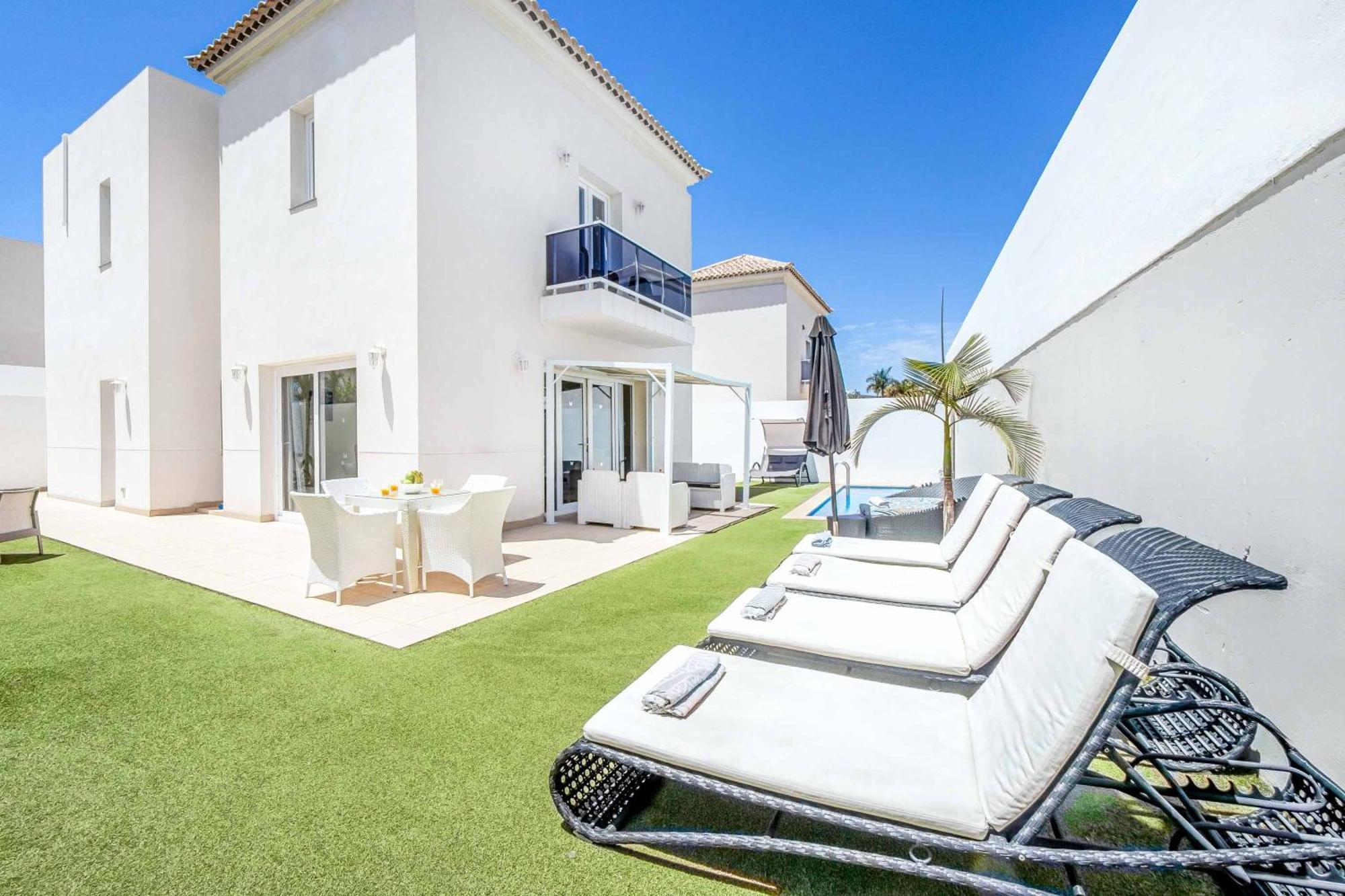Villa Dahlia