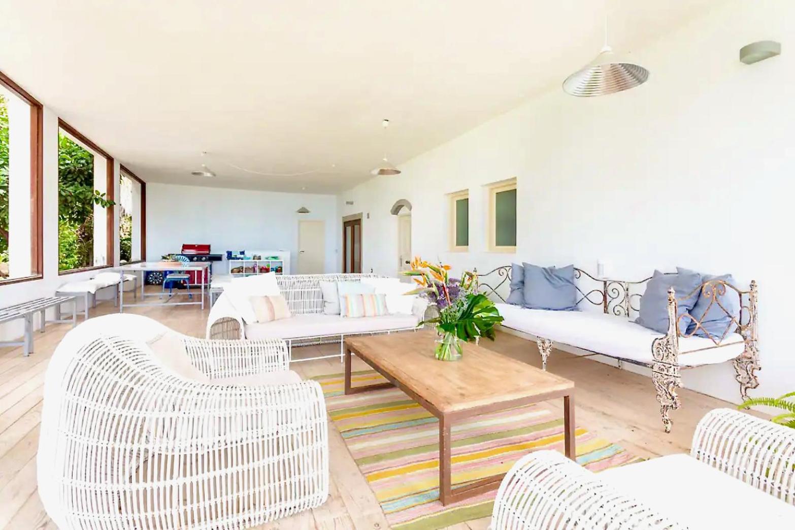 Spacious, Well Appointed, In A Wonderful Raised Location And Stunning Sea Views Villa *