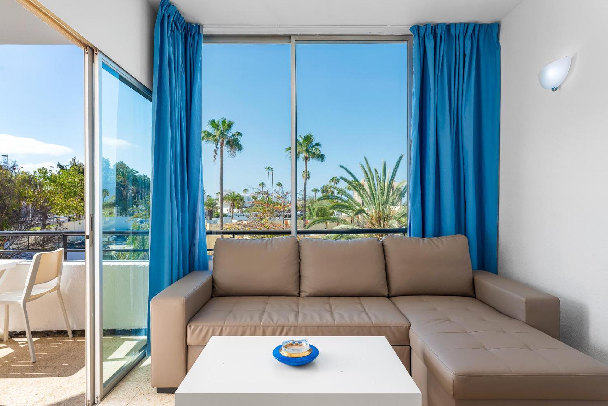 2 Bedroom With Seaview Appartement