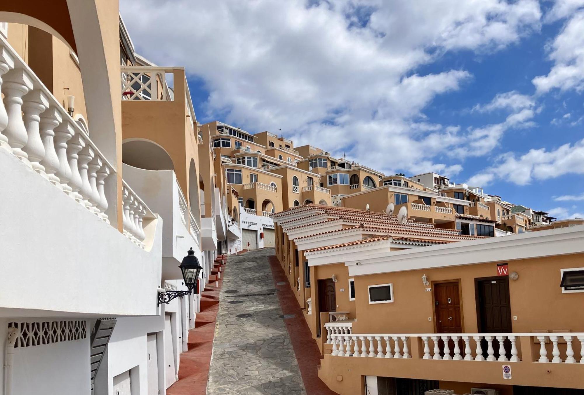 - Modern With Terrace Views Of Ocean & Sunset