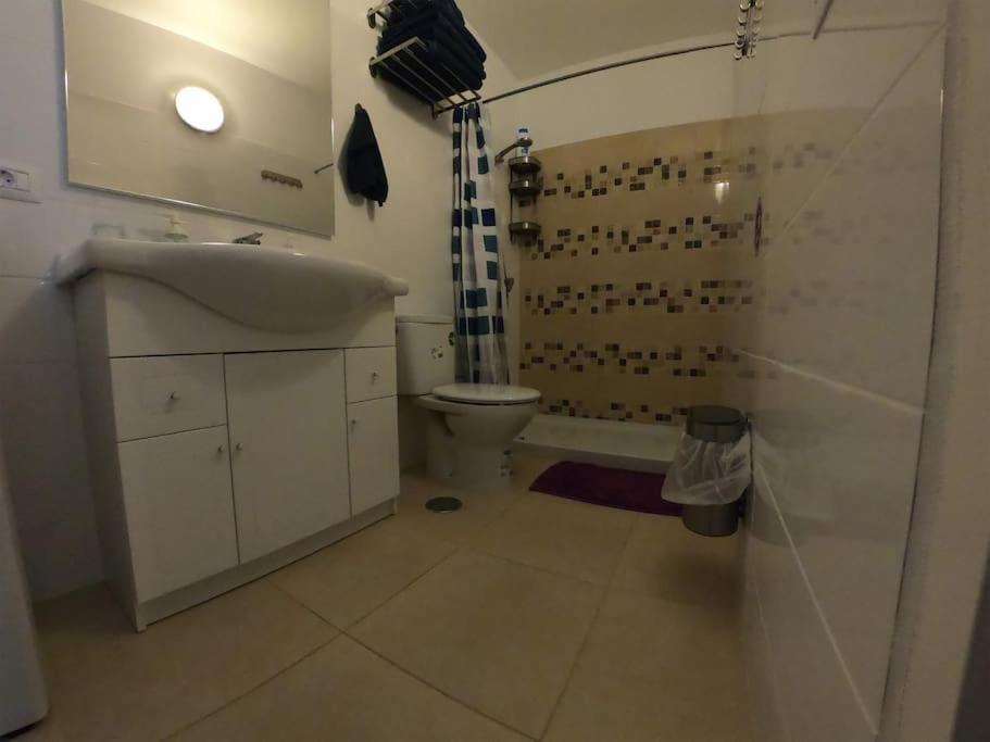 Private With Air Condition And Pool *