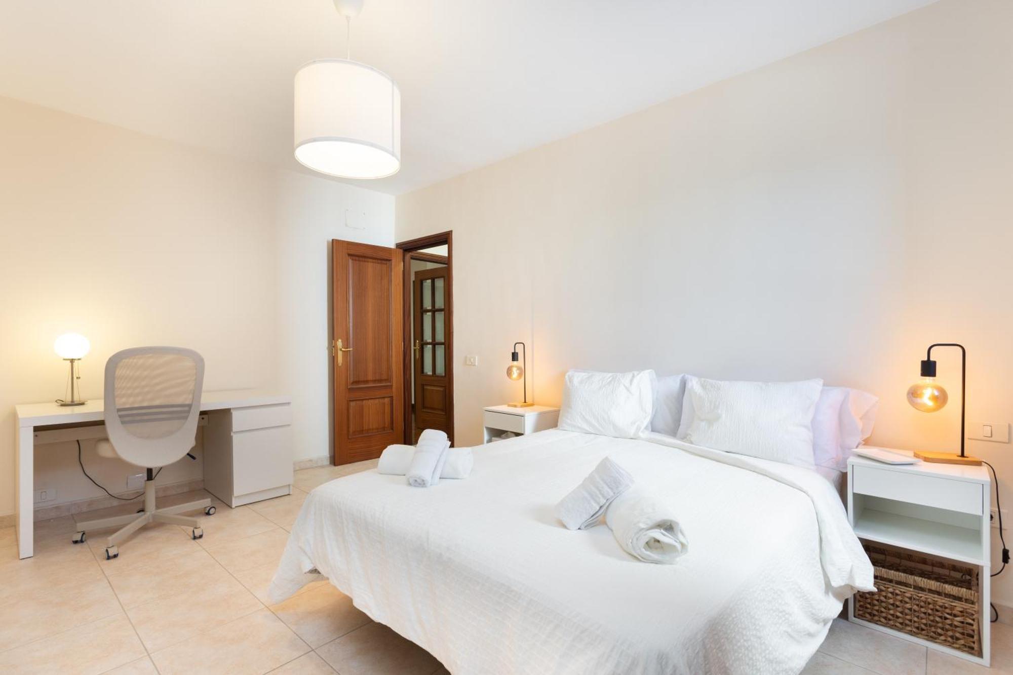 Home2book Design & Luminous Cruz Center Santa Cruz de Tenerife