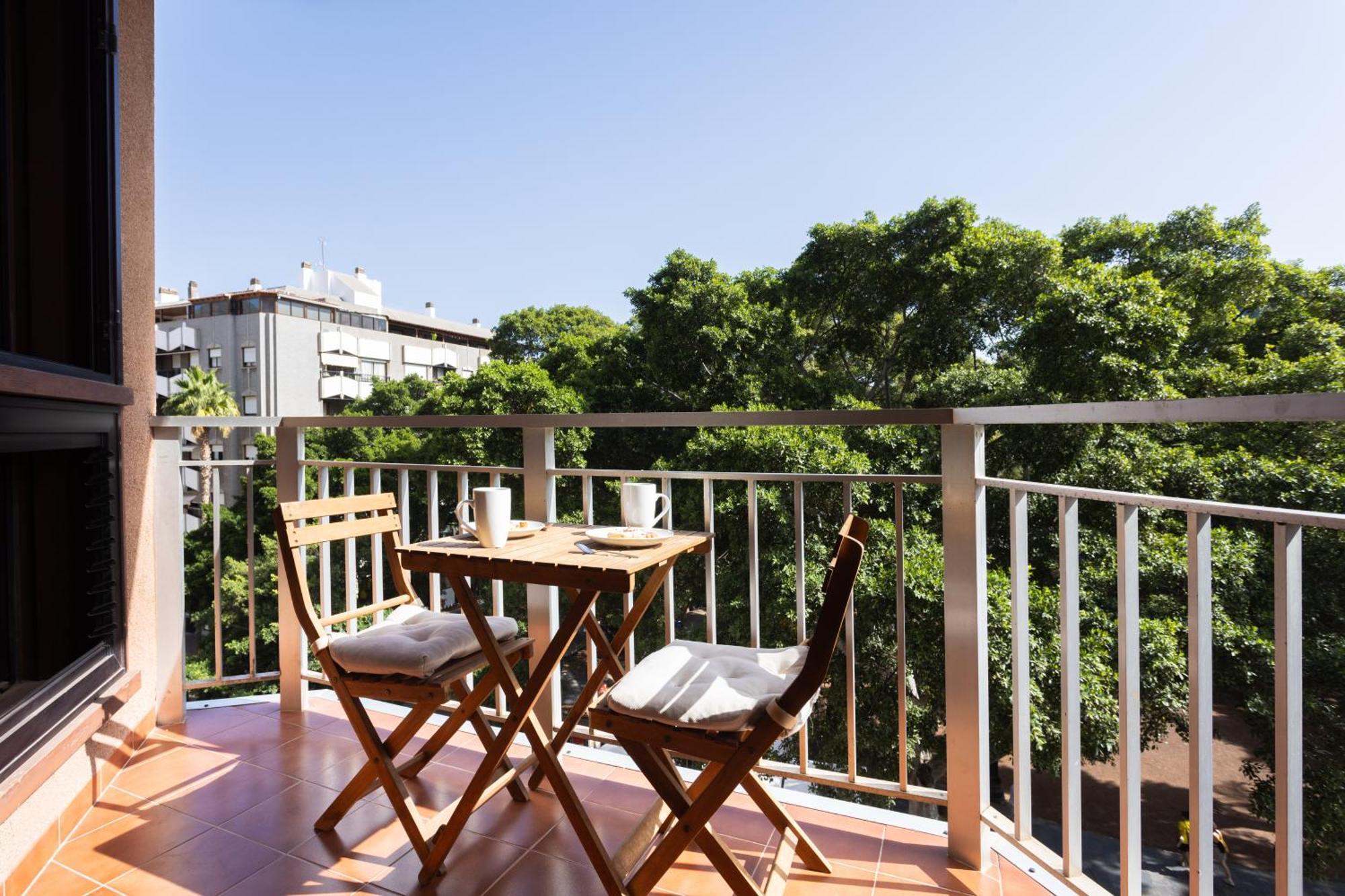 Home2book Design & Luminous Cruz Center Apartment