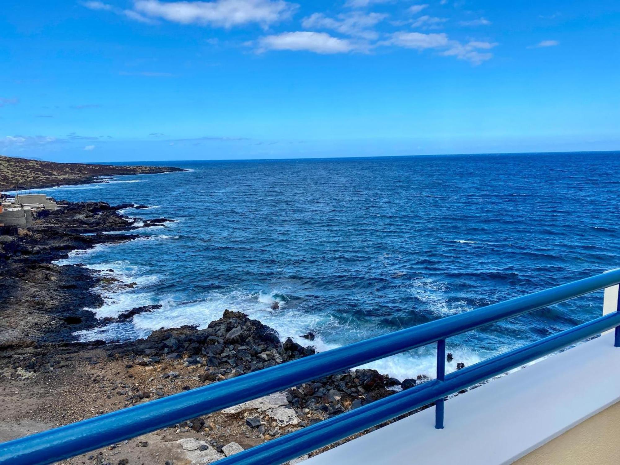 La Mar Loft With Hot Tub Holiday home Puertito de Guimar