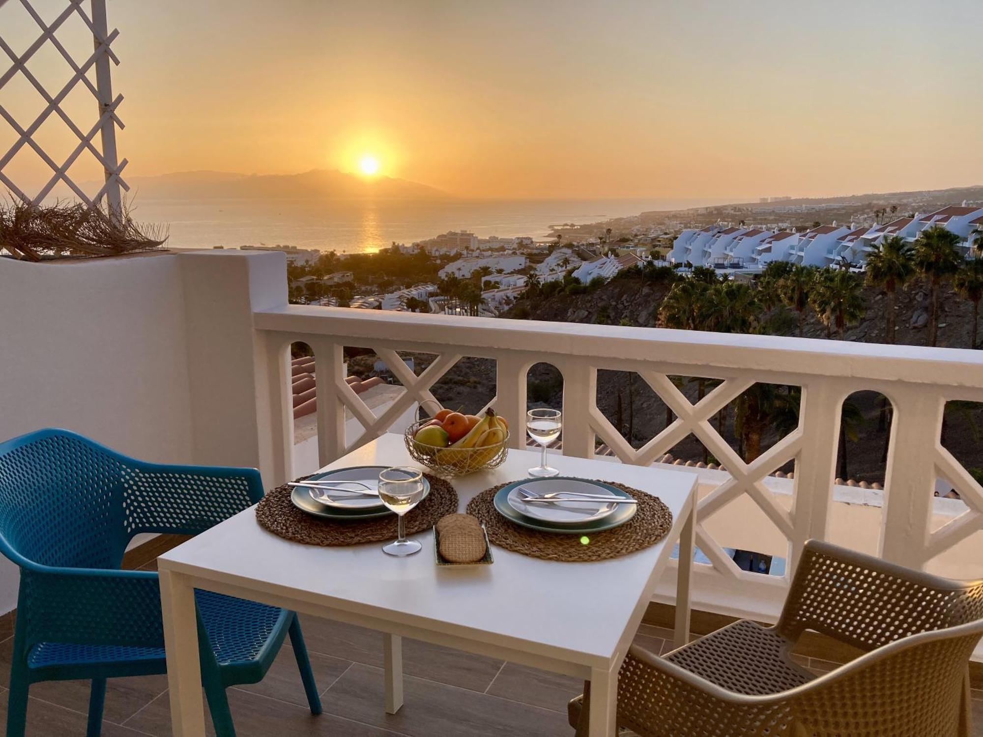 - Modern With Terrace Views Of Ocean & Sunset * Costa Adeje (Tenerife)