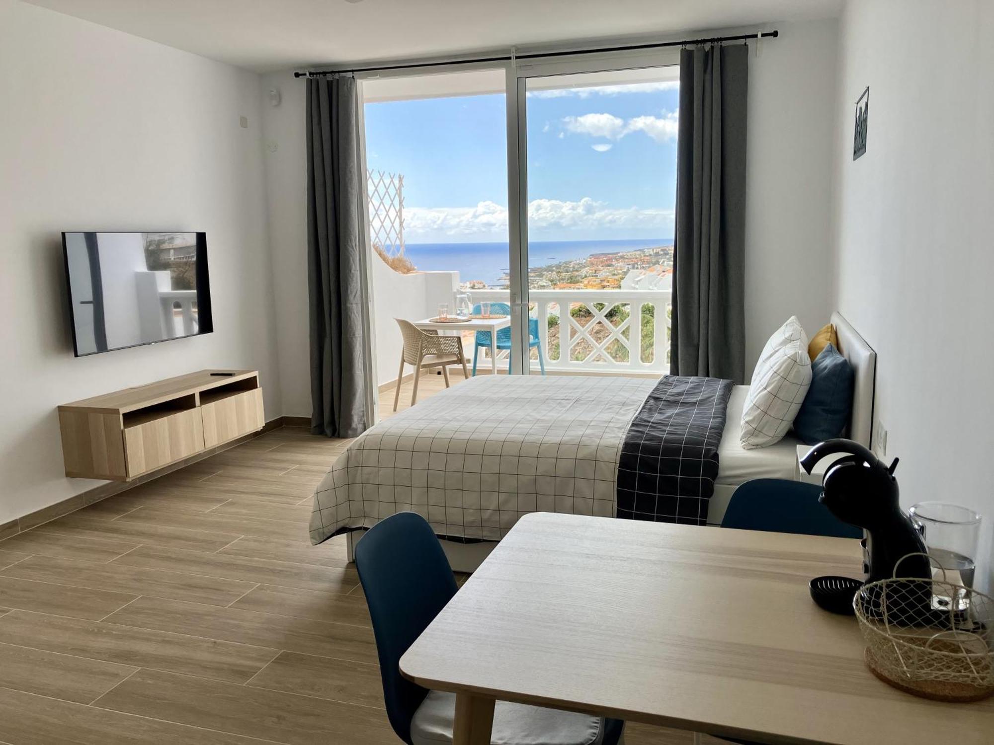 - Modern With Terrace Views Of Ocean & Sunset Apartment