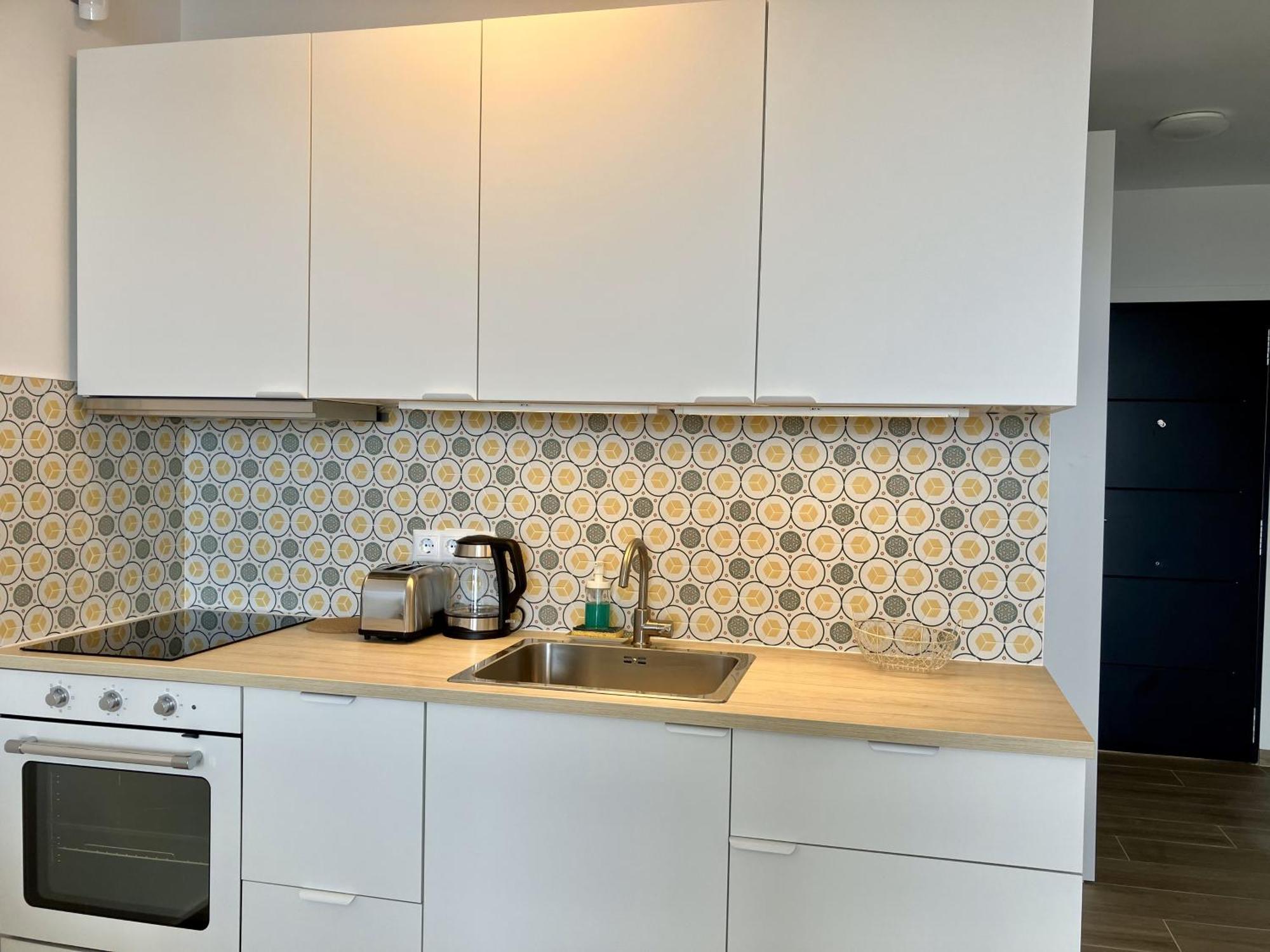- Modern With Terrace Views Of Ocean & Sunset