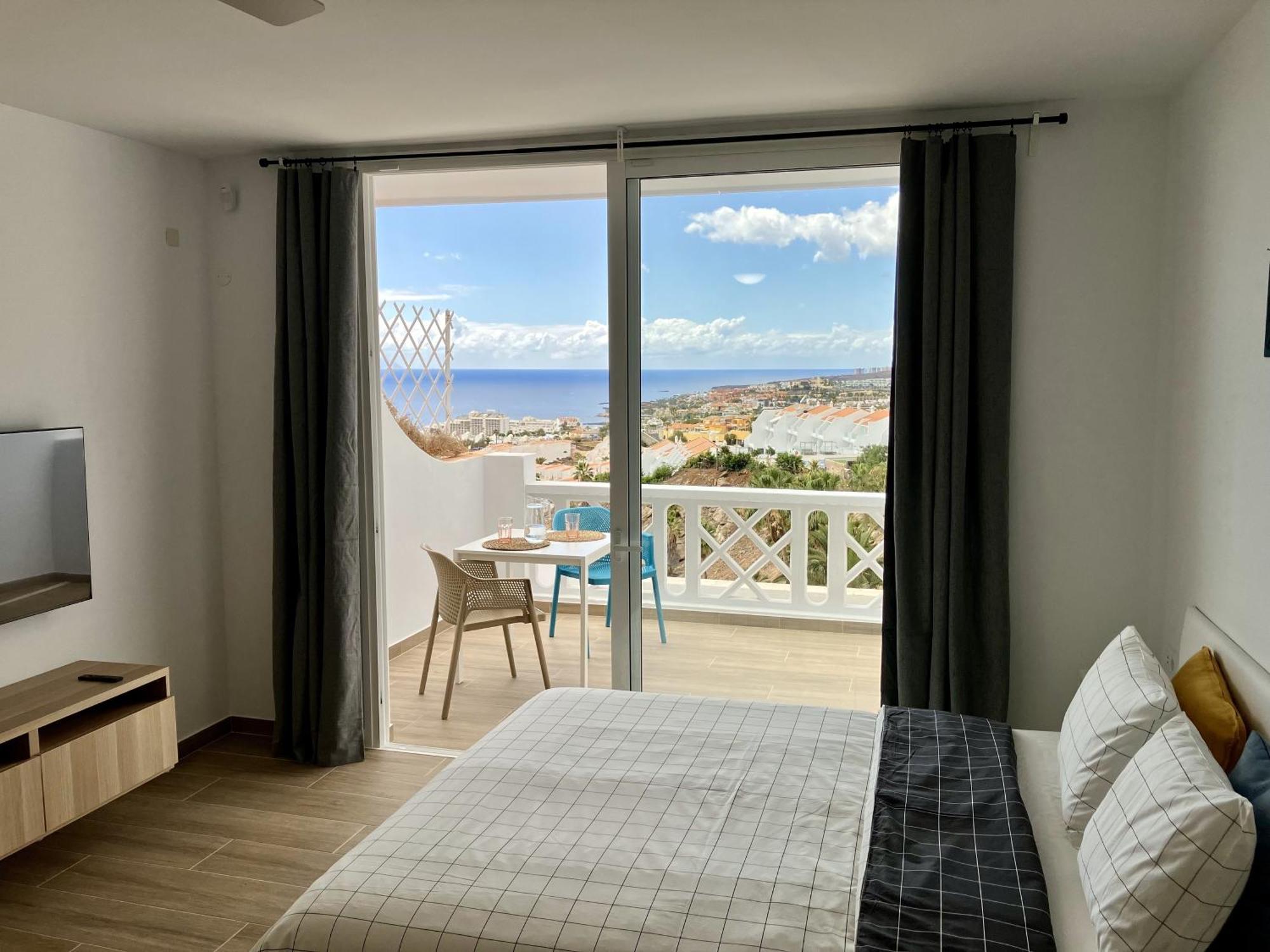 - Modern With Terrace Views Of Ocean & Sunset Apartment *