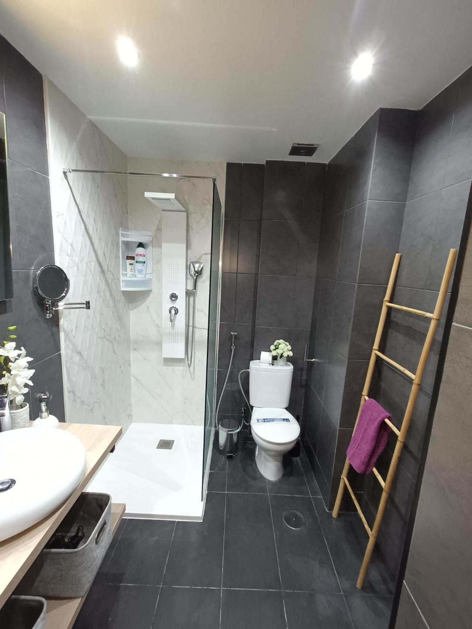 Wonderful With Pool And Wi-fi Appartement *
