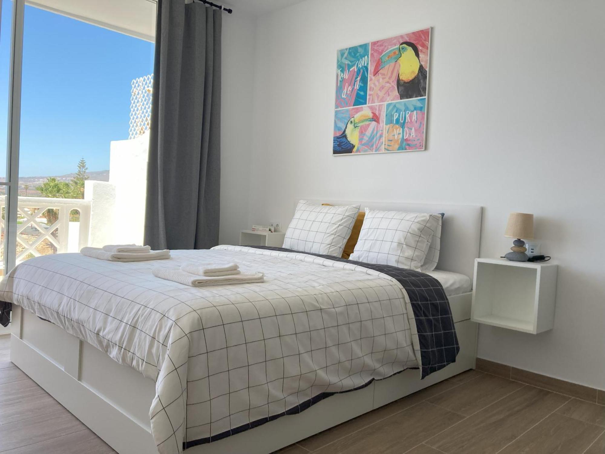 - Modern With Terrace Views Of Ocean & Sunset Apartment