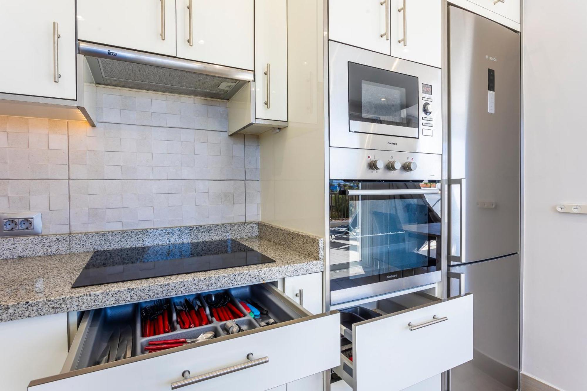 Appartement Ocean Panorama - 3 Ac Bedrooms, Private Garage, New Pool, 2 Bathrooms, Tv Channels *