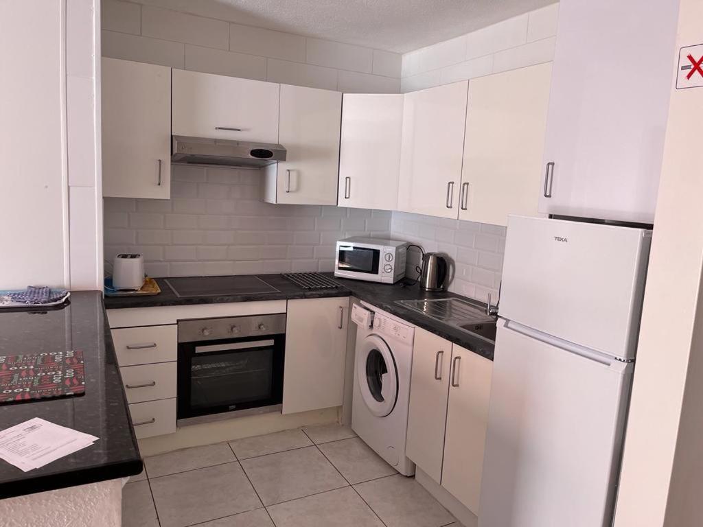 Apartment 8a1 Victoria Court 1 Arona (Tenerife)