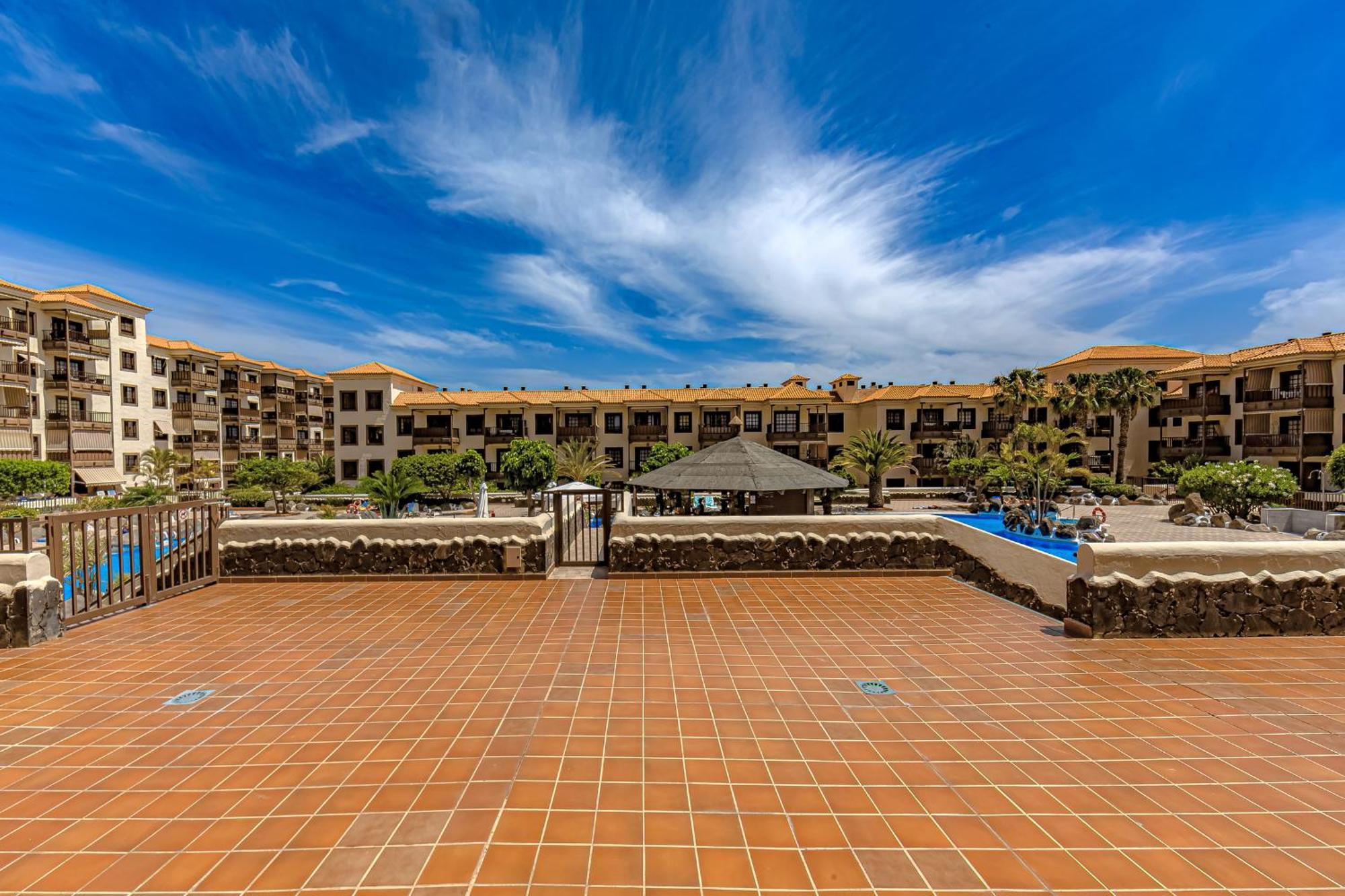 Atlantis 1 One Bedroom With Ocean View And Pool Apartment *