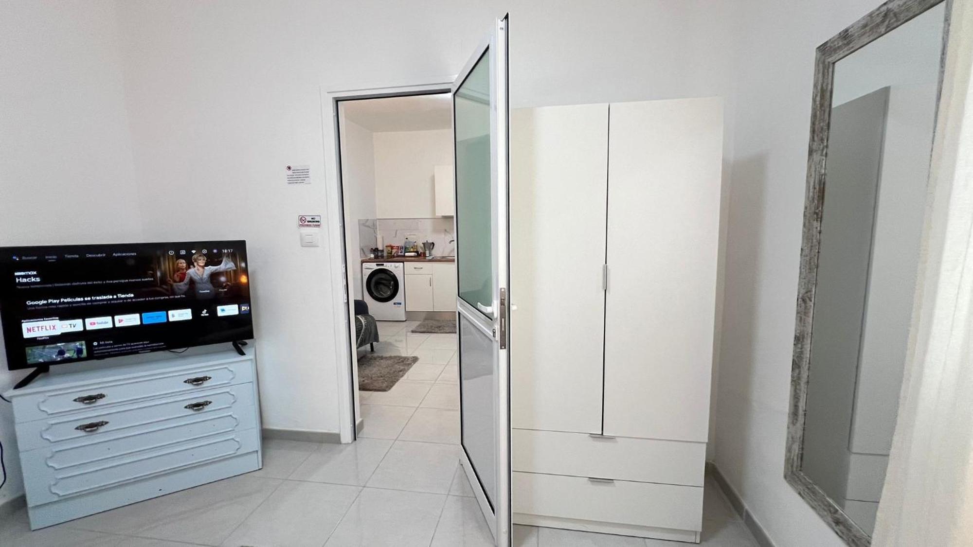 Alcamar Comfortable In The Center Of Apartment