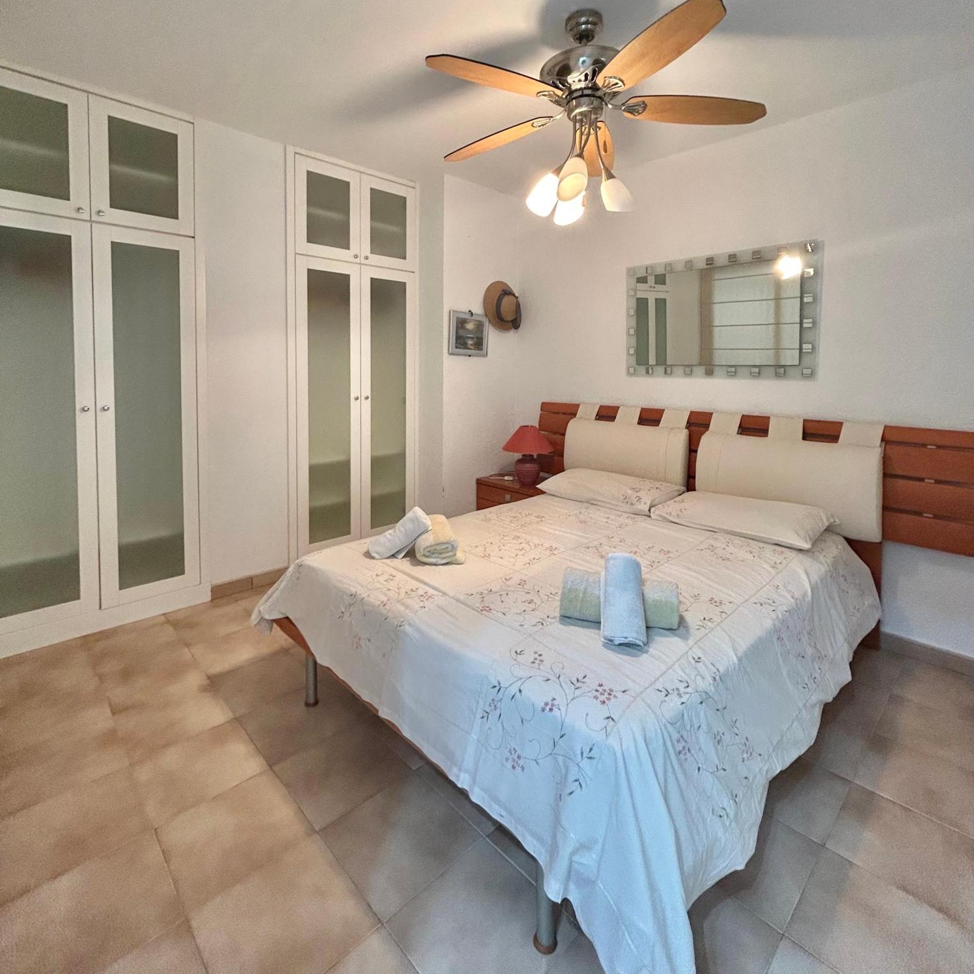 Apartment Very Spacious 2 Bed In Castle Harbour C203 Los Cristianos (Tenerife)