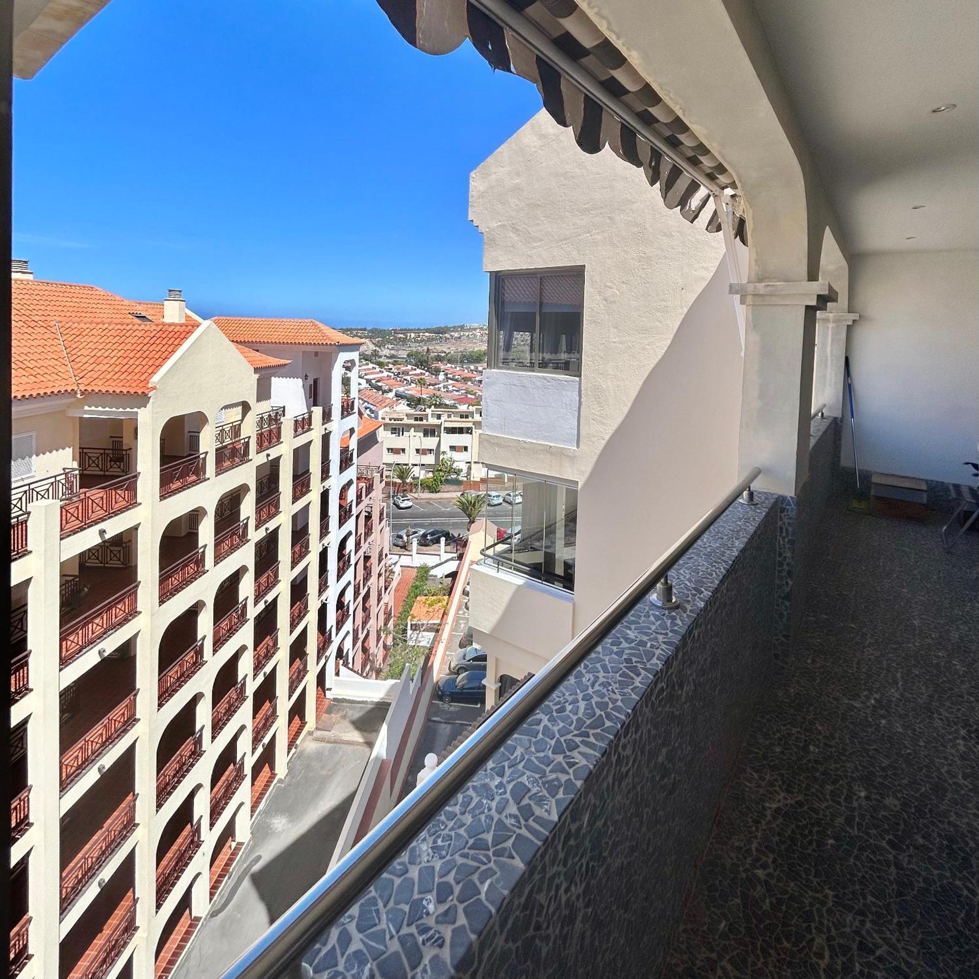 Apartment Very Spacious 2 Bed In Castle Harbour C203 Los Cristianos (Tenerife)