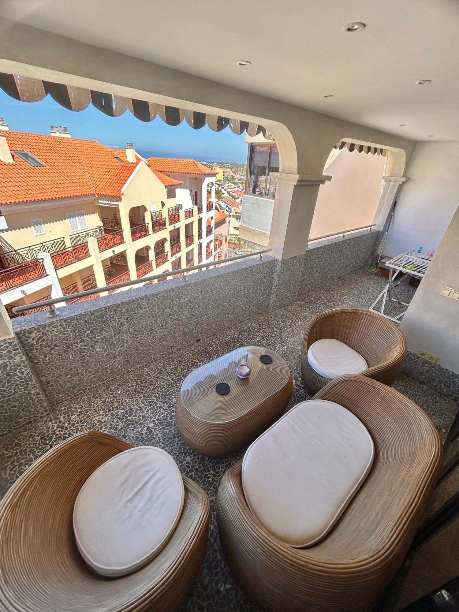 Very Spacious 2 Bed In Castle Harbour C203 * Los Cristianos (Tenerife)