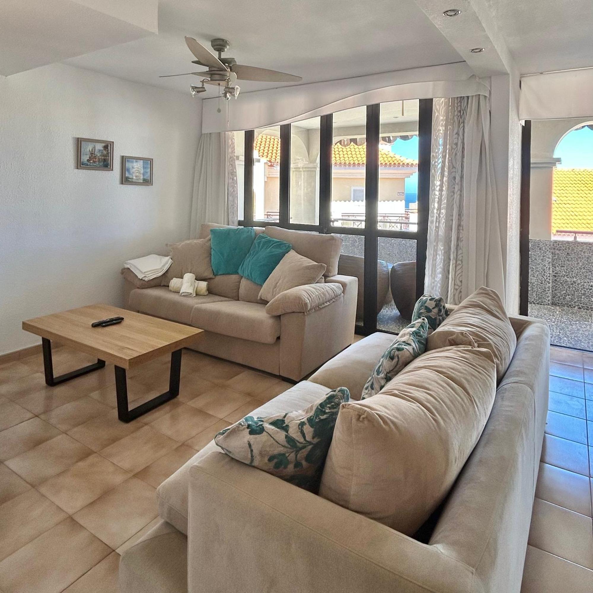 Very Spacious 2 Bed In Castle Harbour C203 Apartment Los Cristianos (Tenerife)