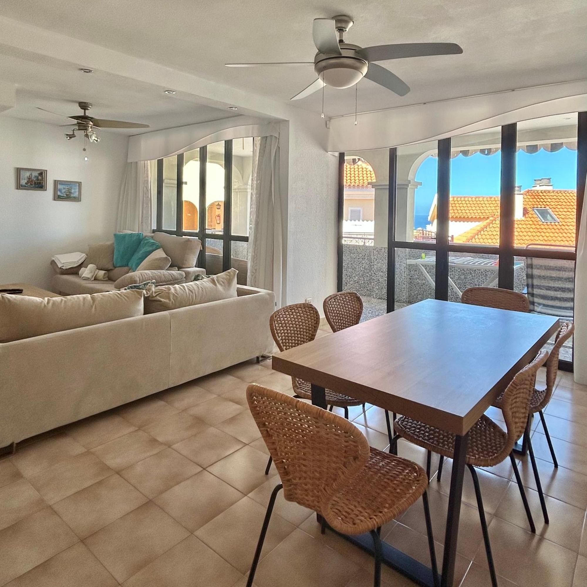 Apartment Very Spacious 2 Bed In Castle Harbour C203 Los Cristianos (Tenerife)