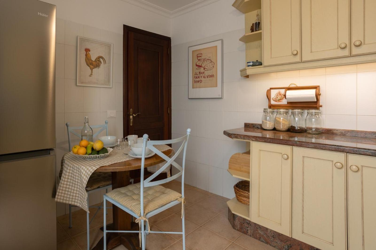 La Casa Nostra - Family Oriented House In Quiet Area