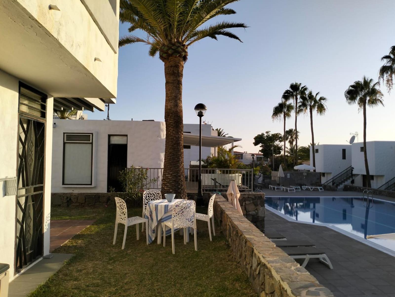 Apartment Con Jardin Y Piscina