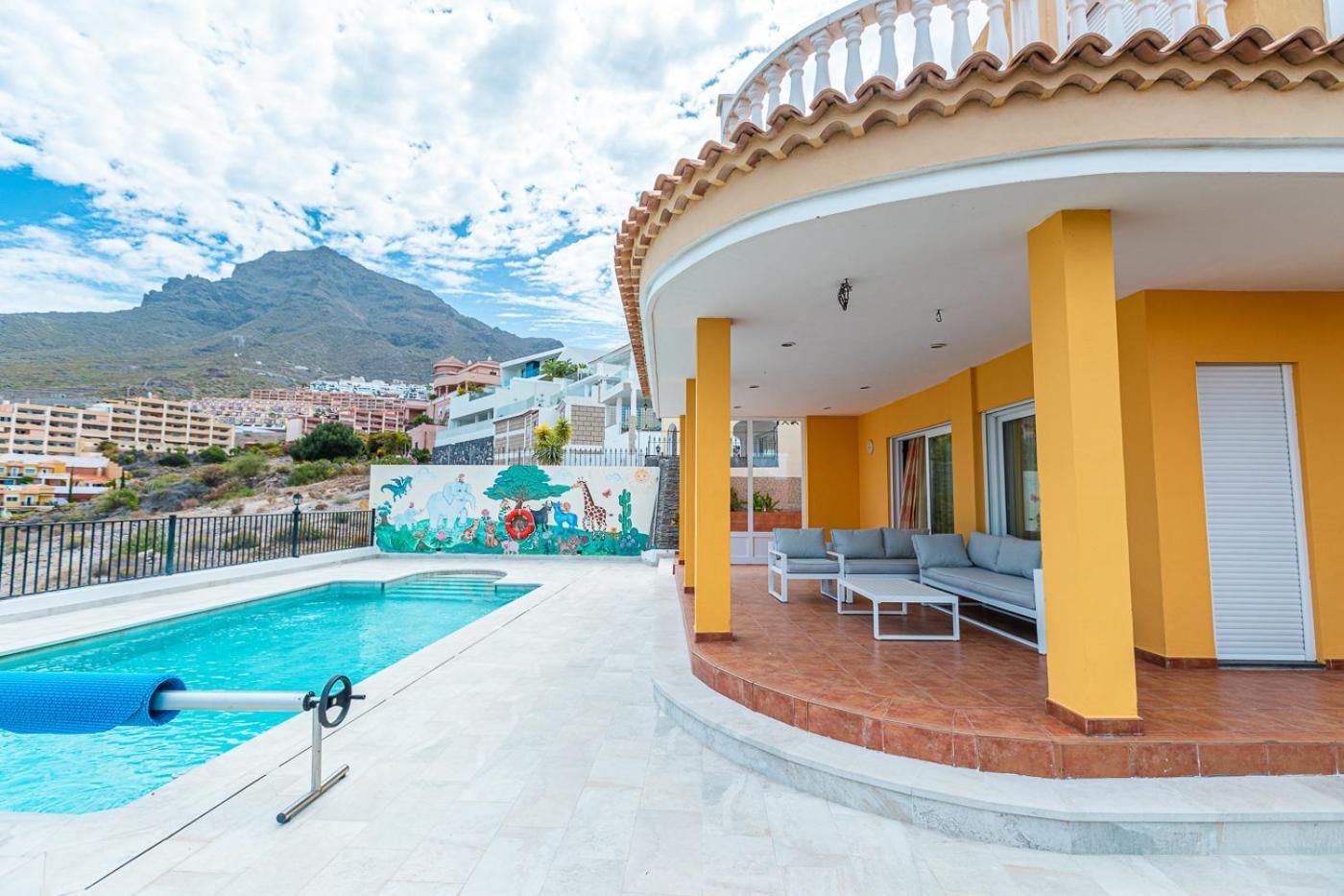 Villa Spacious Four Bedroom With Magnificent Views *