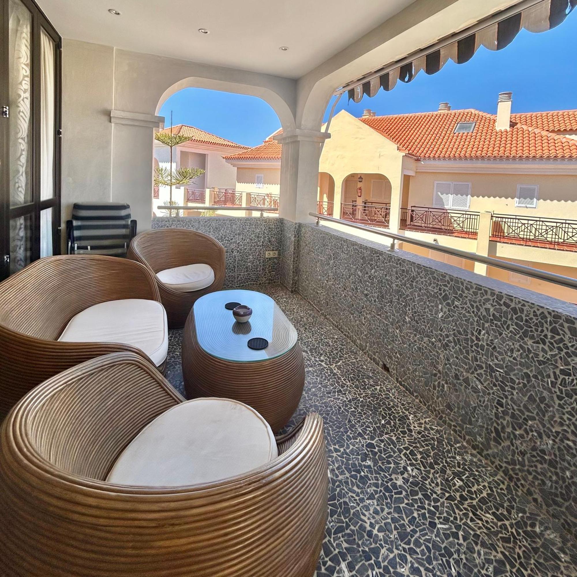 Apartment Very Spacious 2 Bed In Castle Harbour C203 *