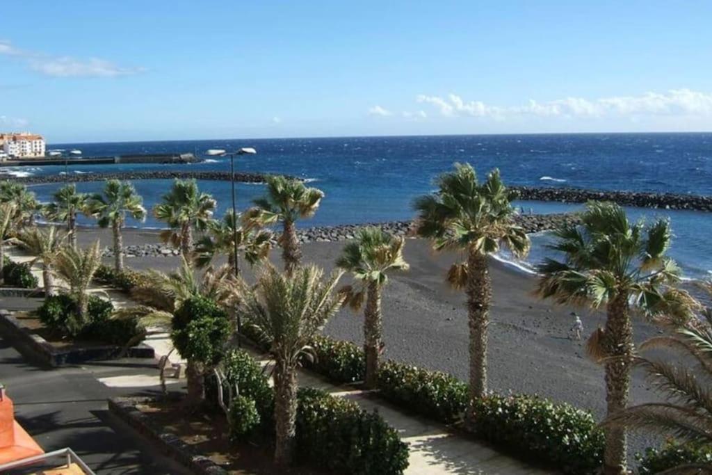 Bonito Cerca Del Mar