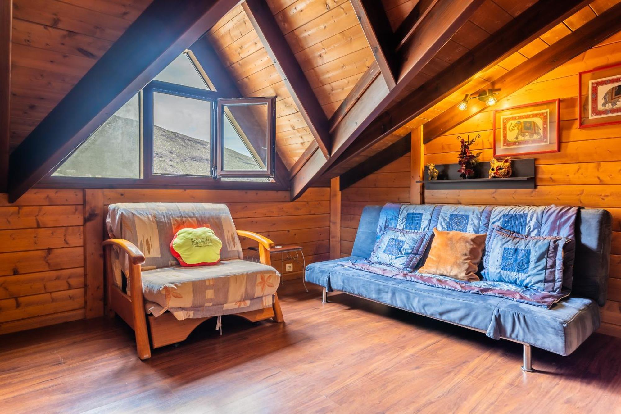 4br Wooden House -pool, Views & Parking