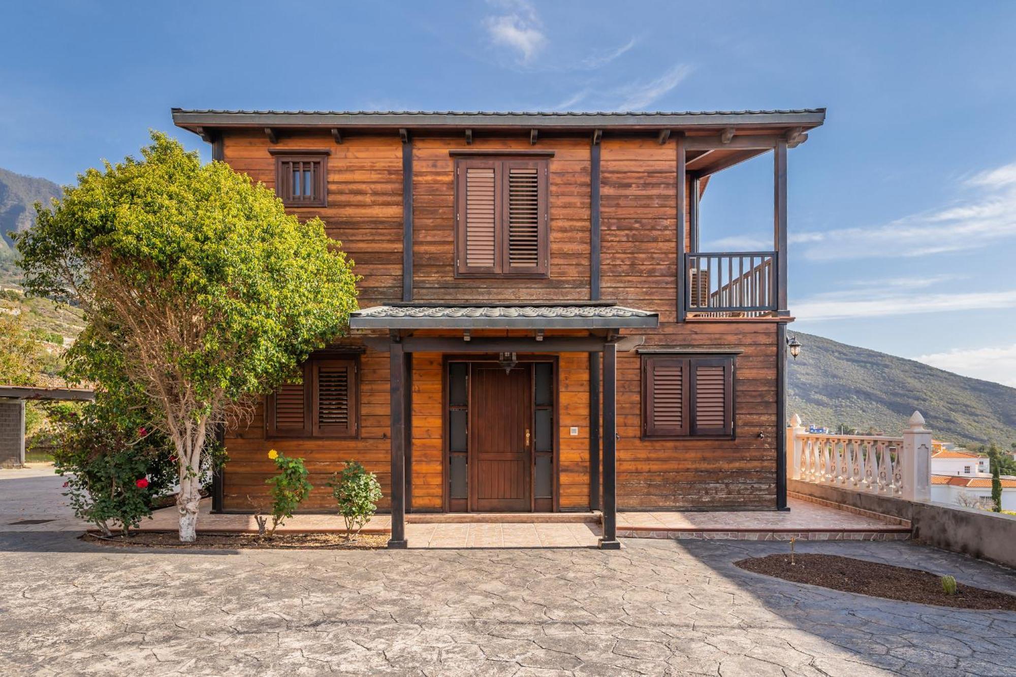 4br Wooden House -pool, Views & Parking Holiday home Candelaria