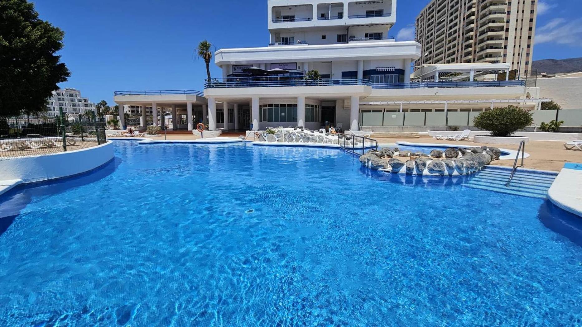 Blue Bay Paradise - Front With Sea View *