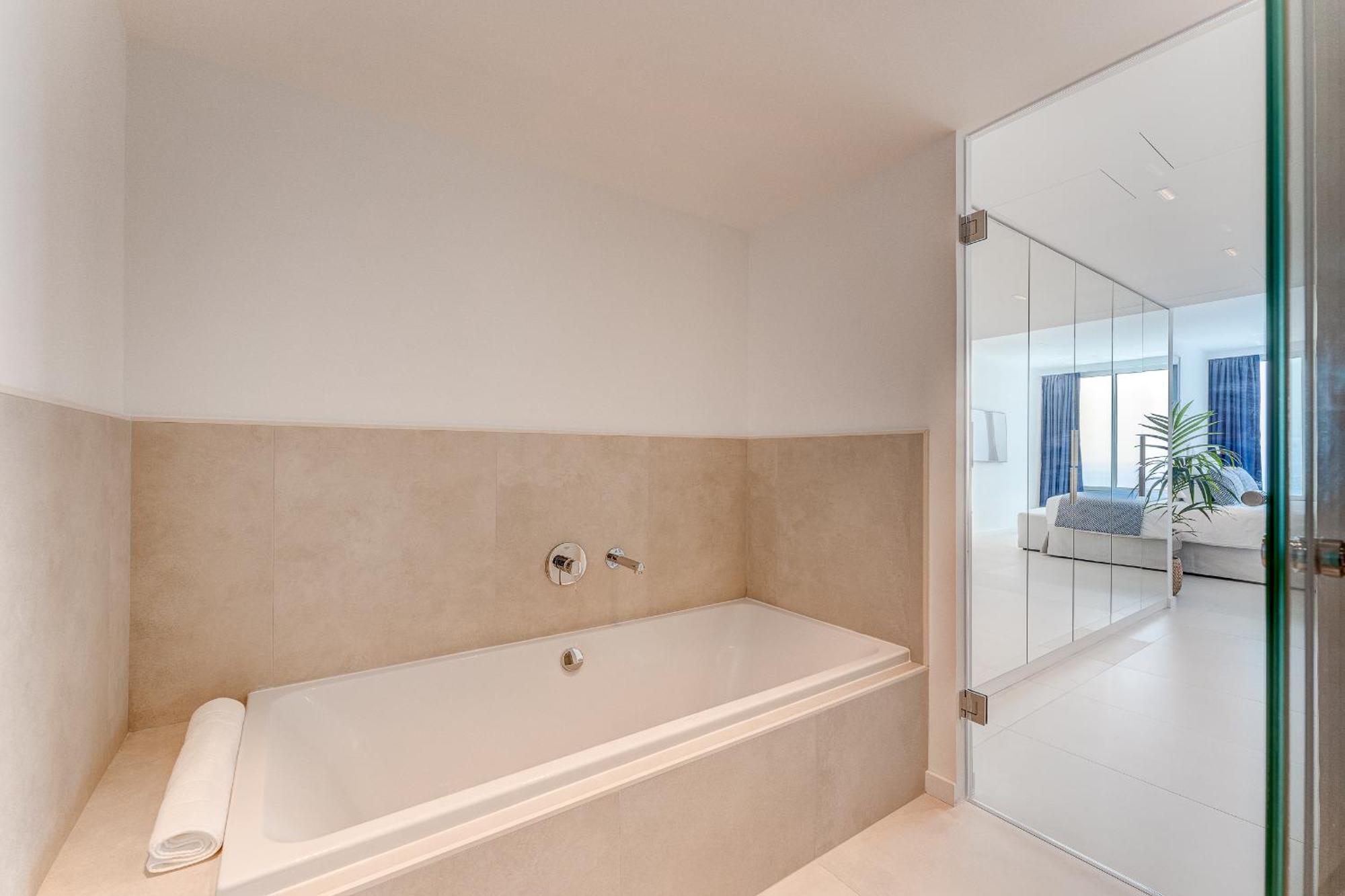 Aquasuites Luxury Penthouse A01 * Acantilado de los Gigantes