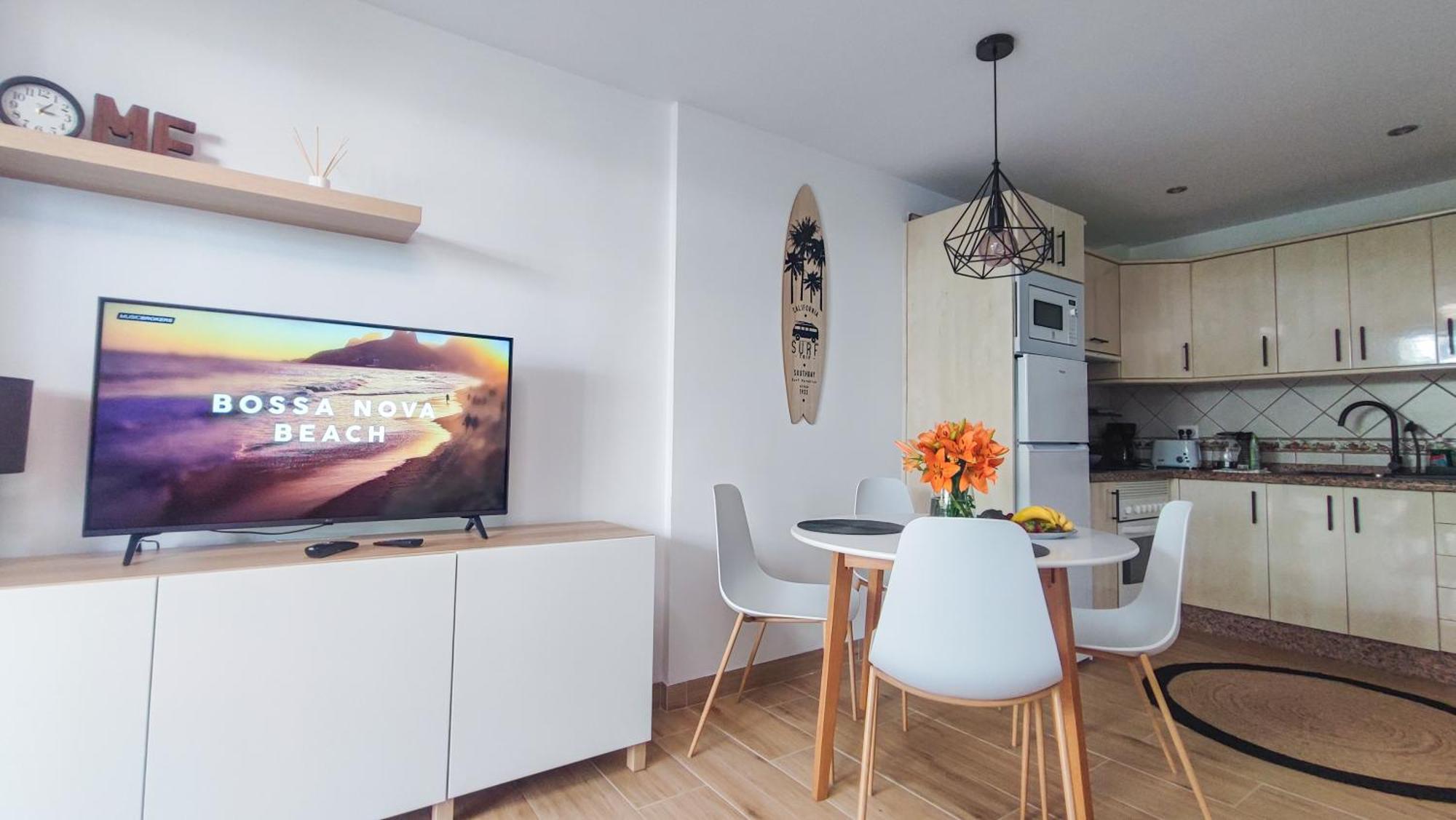 Diamantes - Relaxing Tenerife Getaway - Heated Pool - Cristianos Apartment *