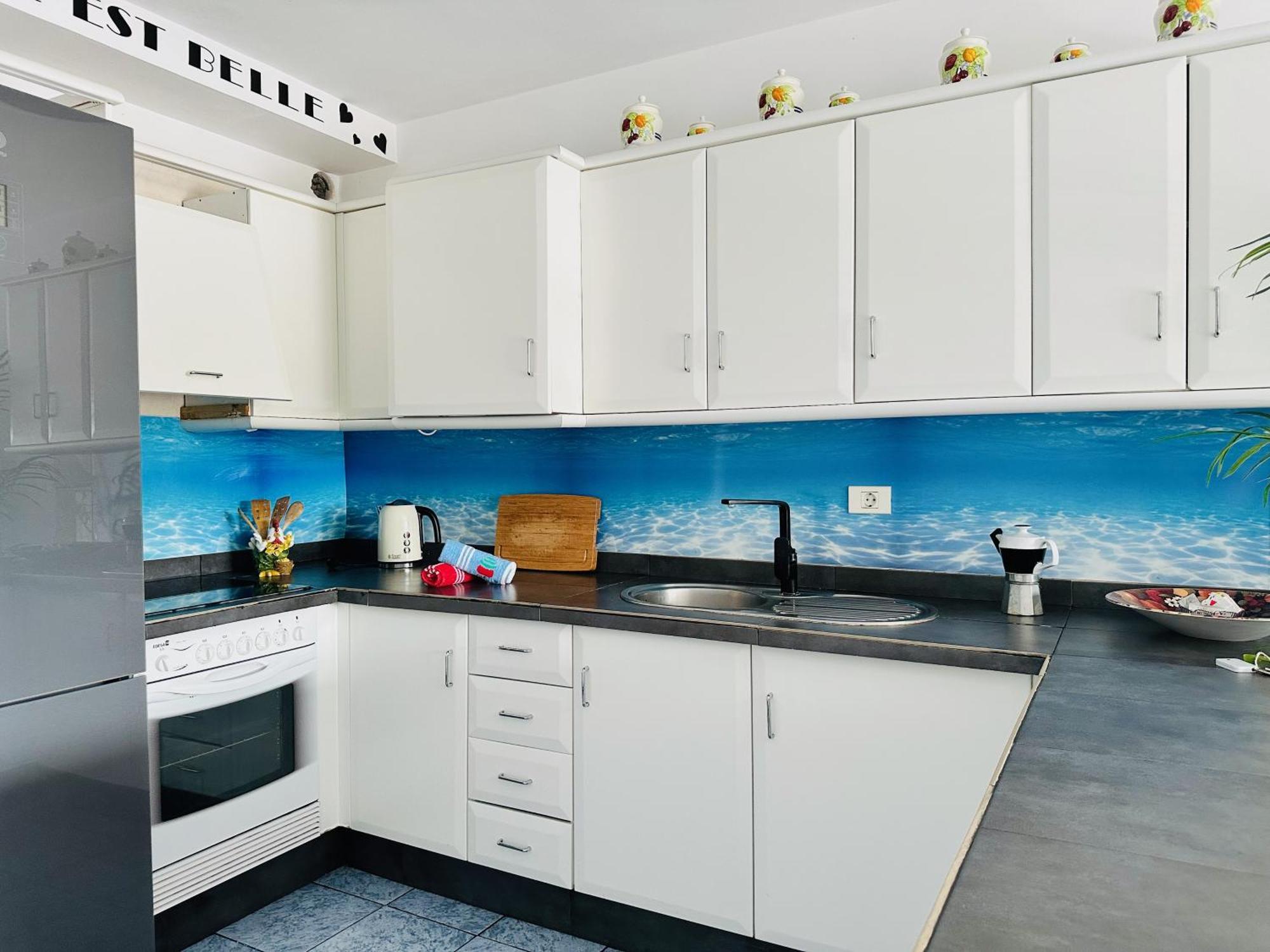 Pambnb - Chic Beachside Apartment *