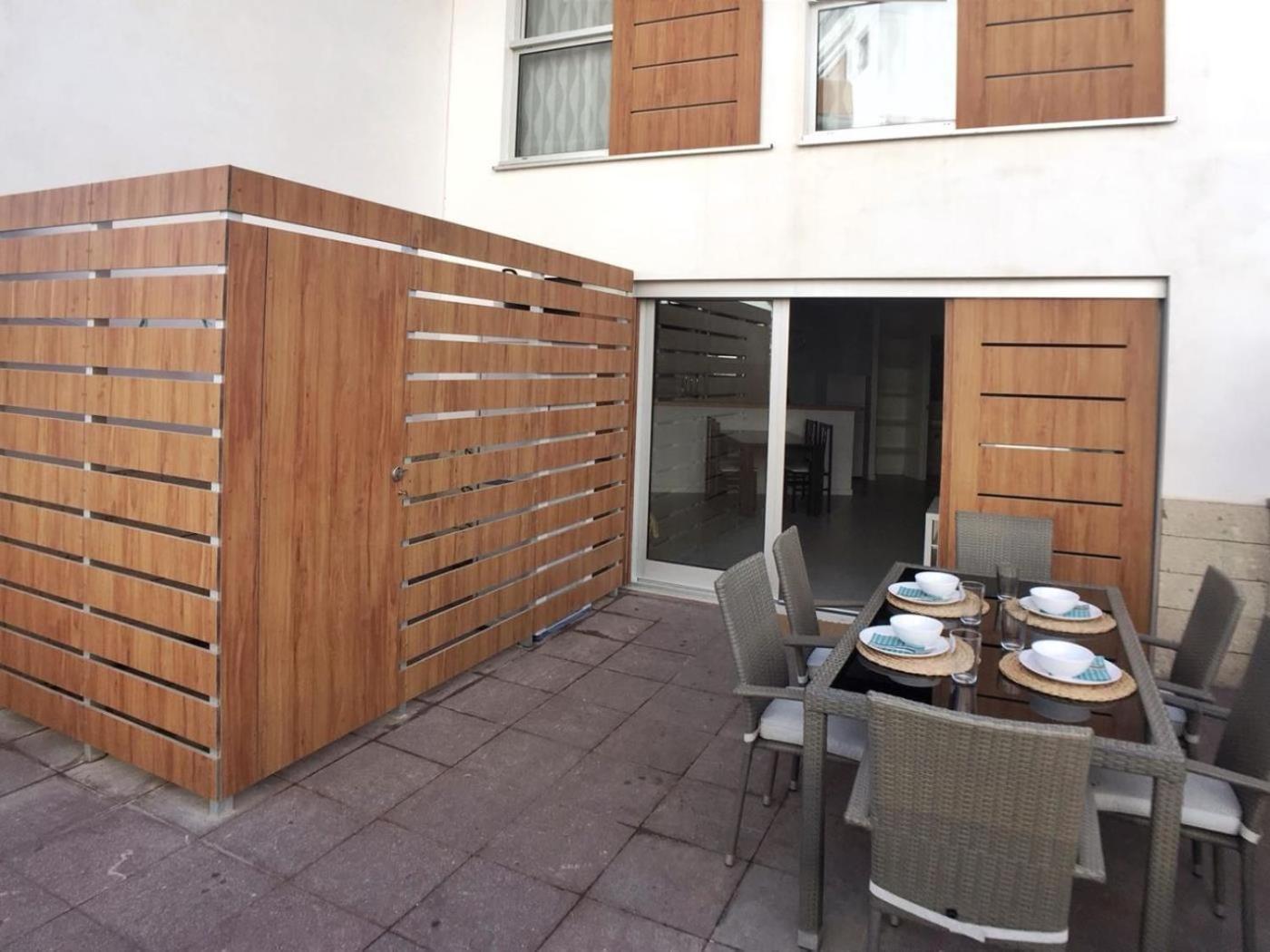 Sunny Duplex Martines