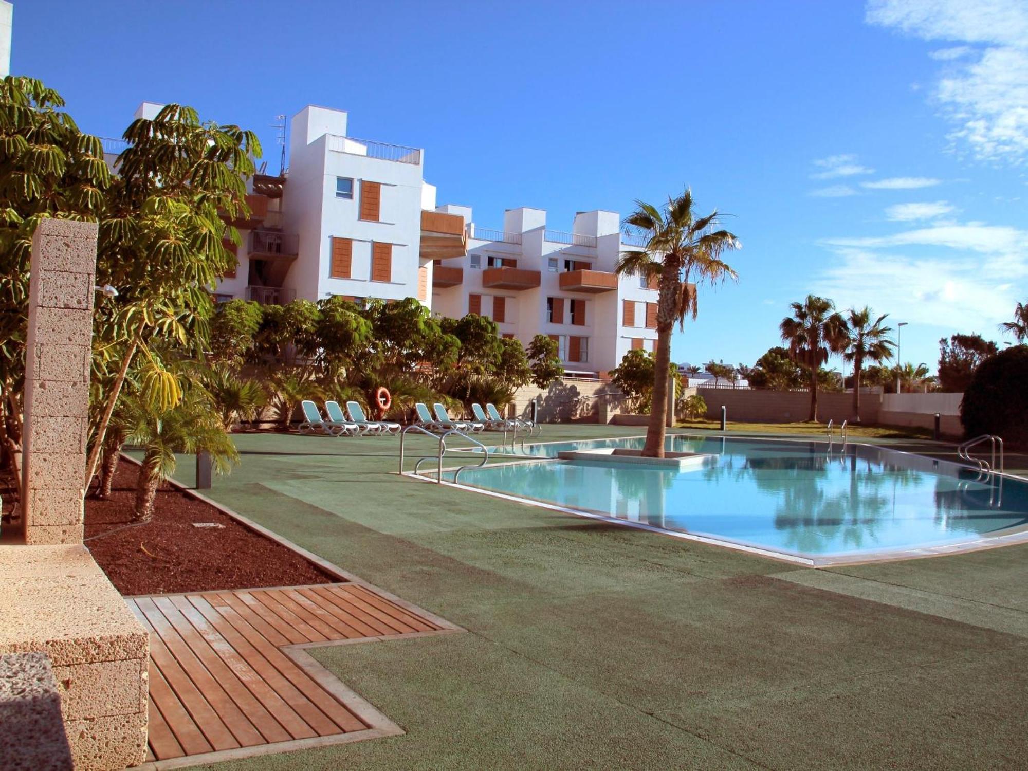 Sunny Duplex Martines *