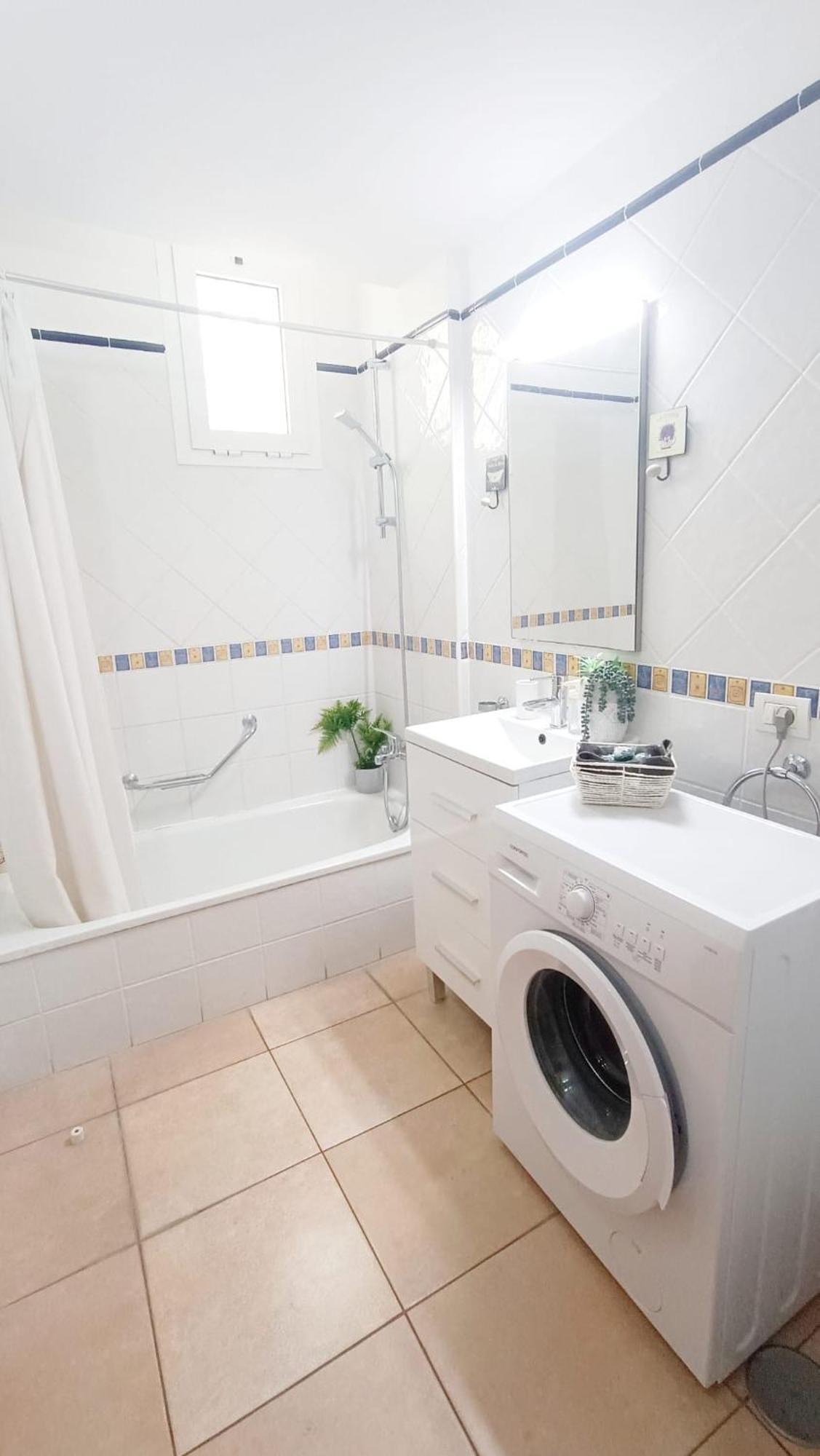 Mara's House With Heated Pool, Air Con And Second Mezzanine Bedroom Appartement Los Cristianos (Tenerife)