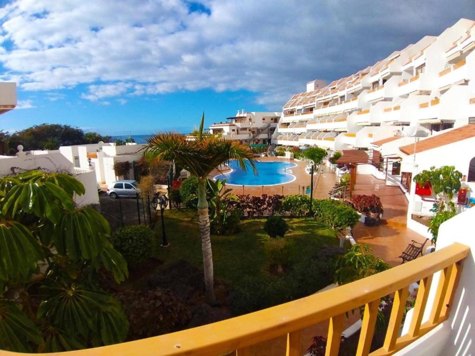 Primo Piano Con Vista Piscina E Parziale Vista Mare Apartamento