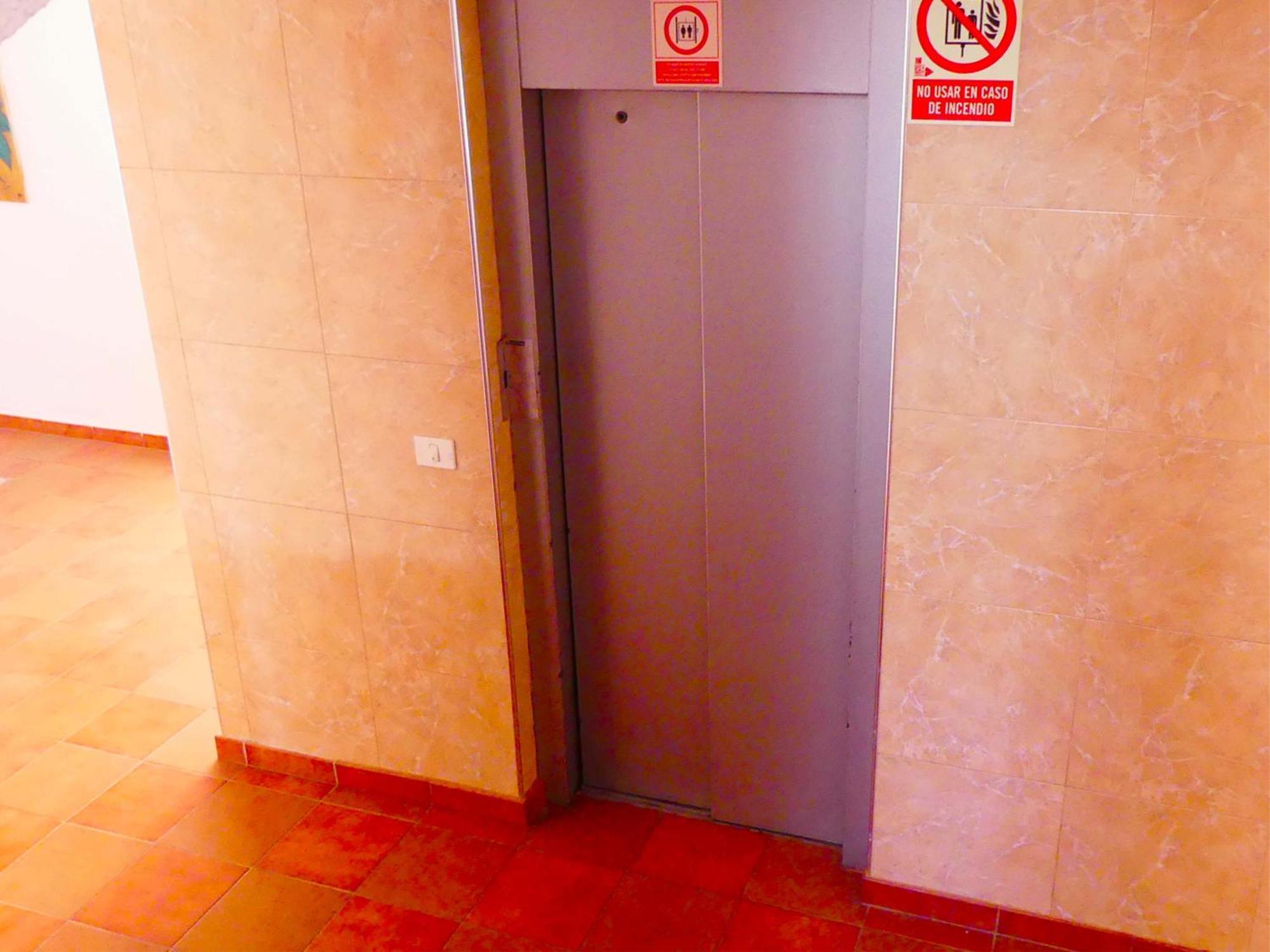 Encantador Con Terraza, Cristianos