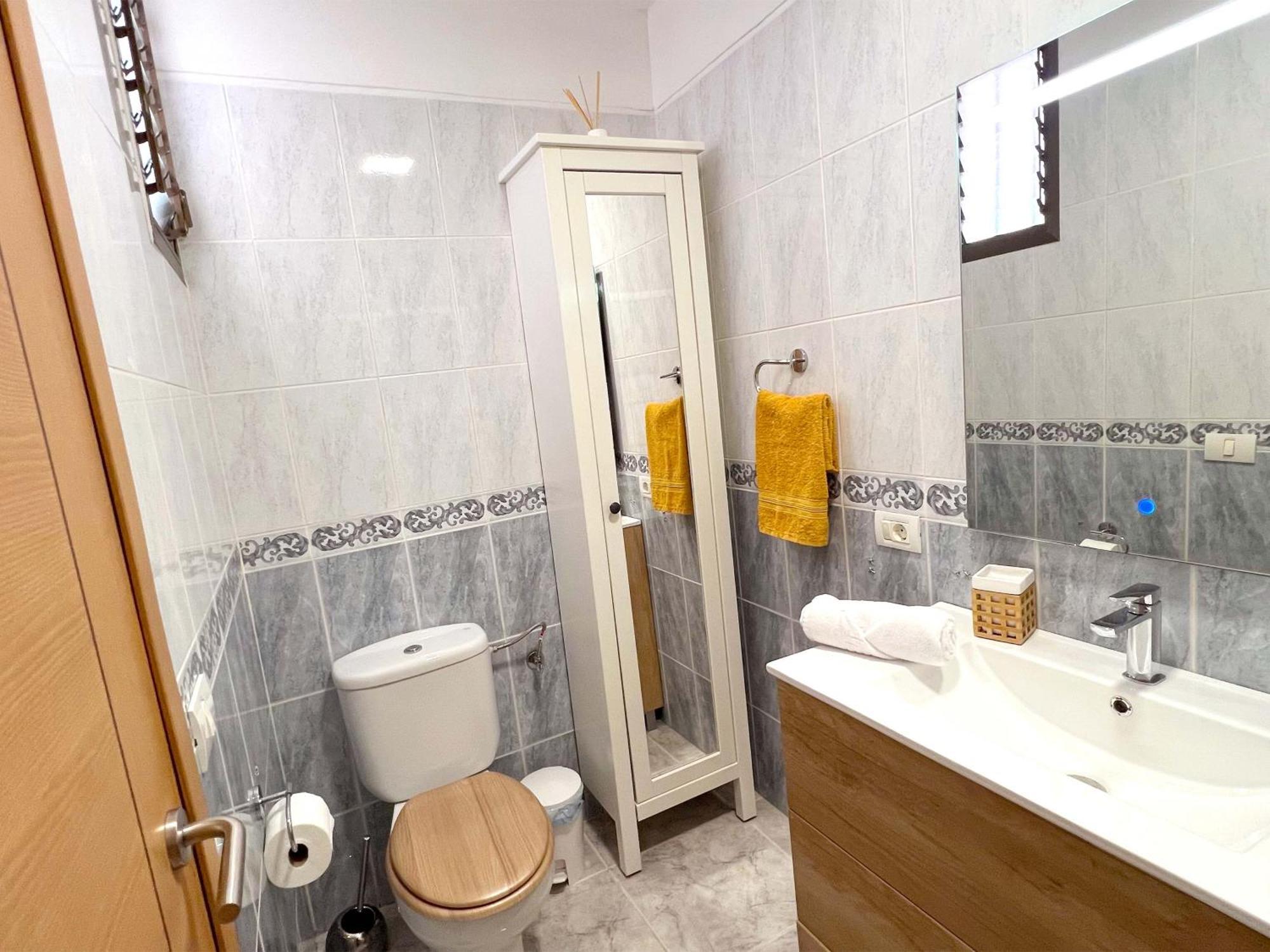 Encantador Con Terraza, Cristianos Appartement *