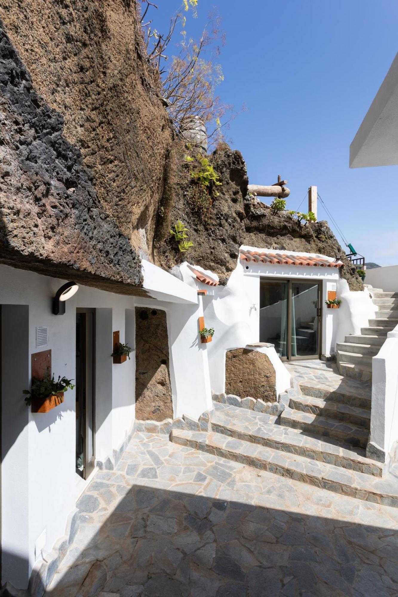Holiday home #1 Cave House Anaga, Unique Stay, Mountains And Private Sauna,