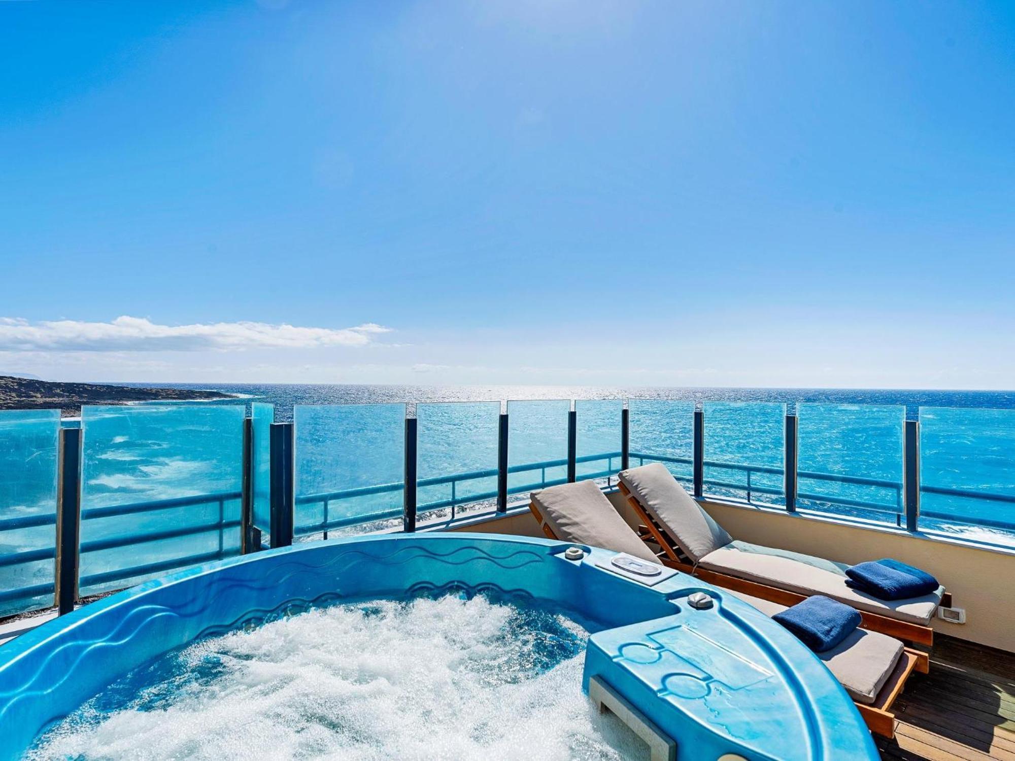 La Mar Loft With Hot Tub Puertito de Guimar