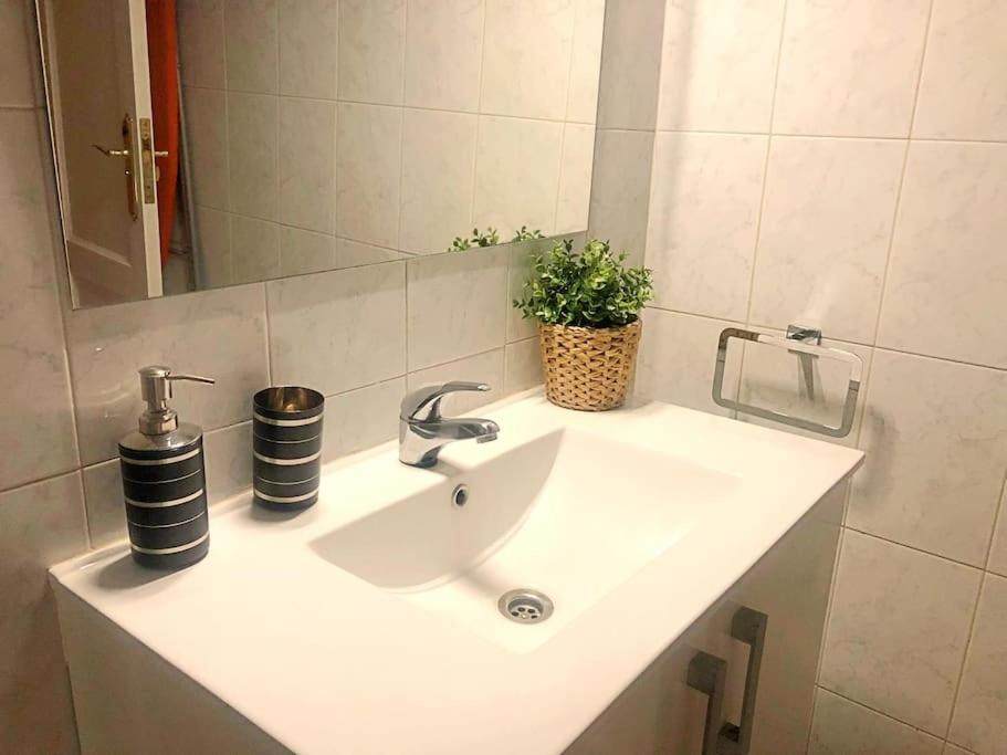 Refugio De Estilo Y Tranquilidad En La Laguna De Membrillosuites *