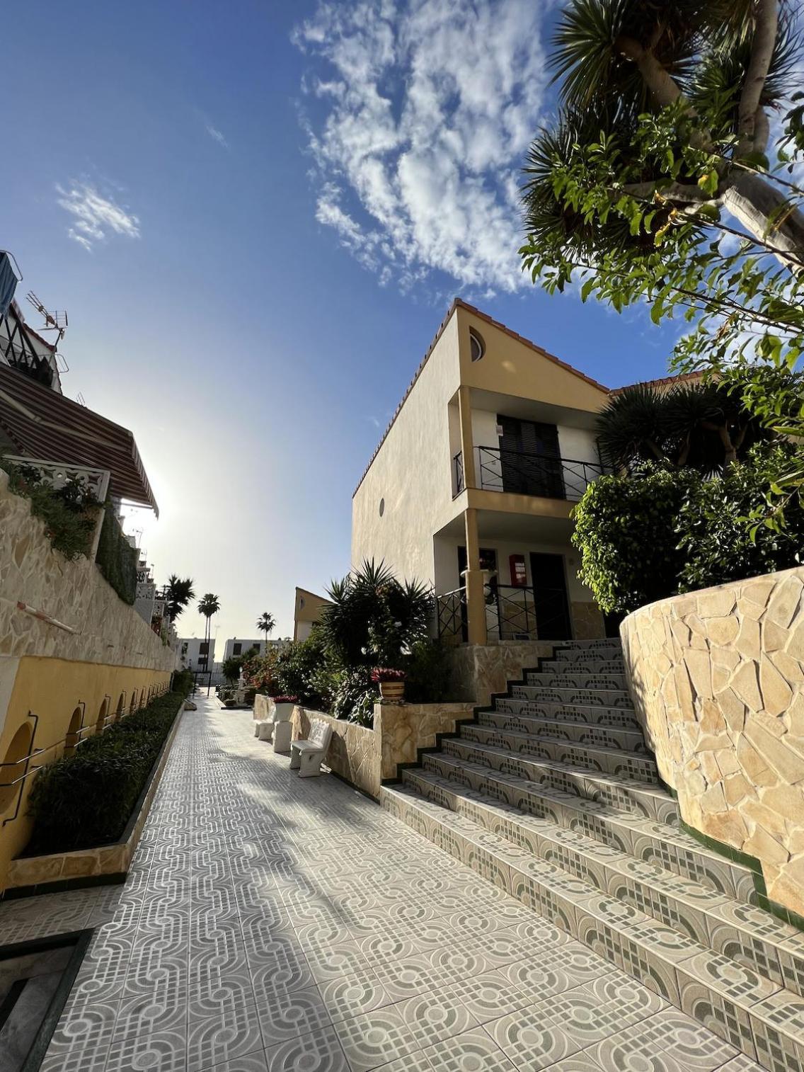 Patio Canario * Escape / 2 Rooms, 2 Terraces & Pool * Arona (Tenerife)