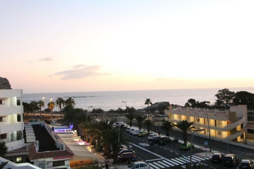 Soleado Y Flamante En Cristianos De Membrillosuites Los Cristianos (Tenerife)
