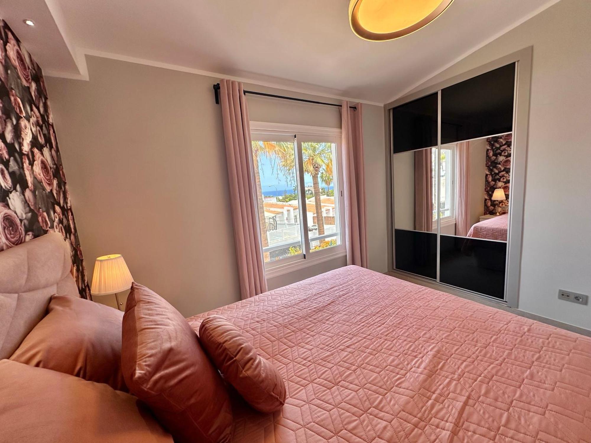 Luxury Renevapartment Island Village Apartment