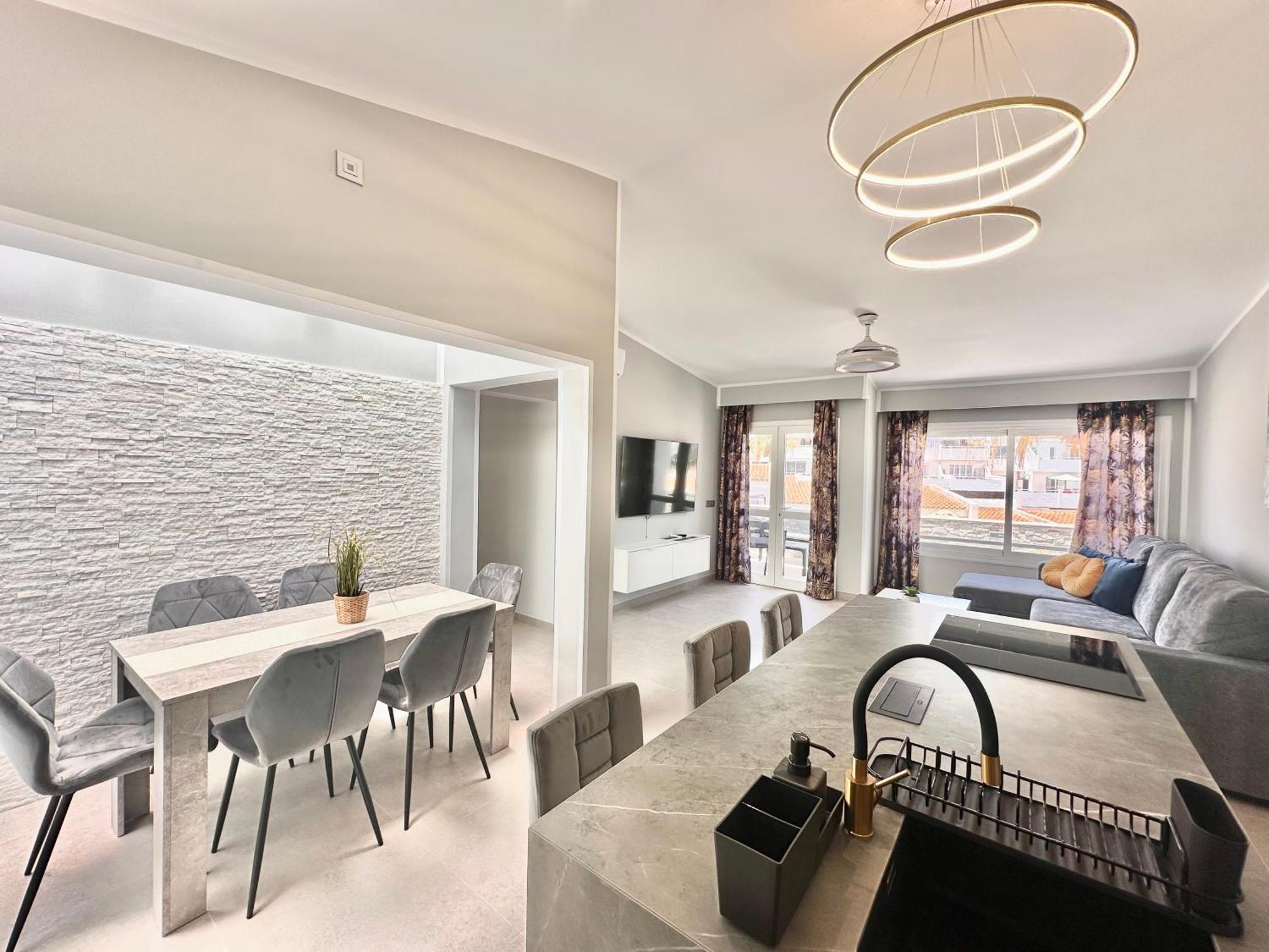 Luxury Renevapartment Island Village