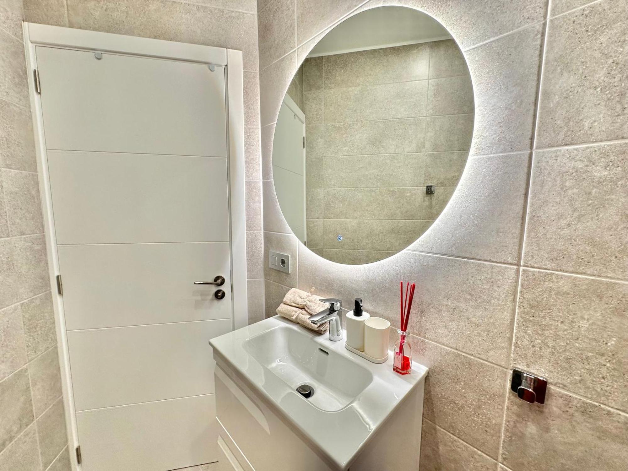 Luxury Renevapartment Island Village Apartment
